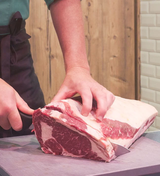 Dry Age Fleischerei Jurich, Fleischerei, Neuland, Verantwortungsbewusst Geniessen, Produktionsstätte, Wurstwaren, Mittagstisch, Feinkostsalate, Winsen Luhe, Lüneburg, artgerecht, artgemäss, Tierwohl, mit Liebe gemacht, regional, Nachhaltigkeit, nachhaltig, familiär transparent, Genusshandwerk, 1899, Im Dienst ihre Kunden